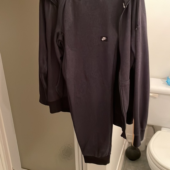 Nike jogging suot like new worn a few times large slim fit - Picture 3 of 4